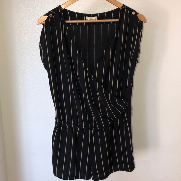 urban outfitters romper - Picture 2 of 7